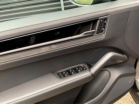 New 2026 Porsche Cayenne GTS image 28