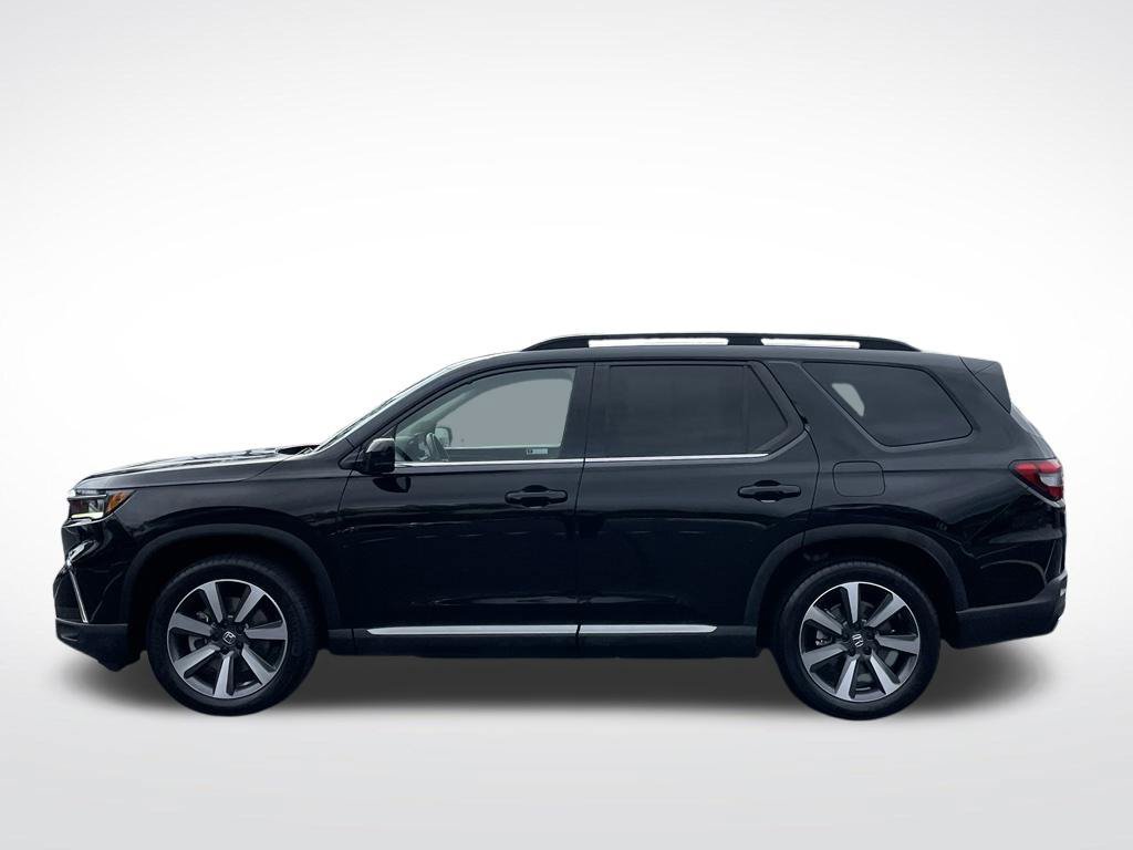 Certified 2025 Honda Pilot Touring image 2