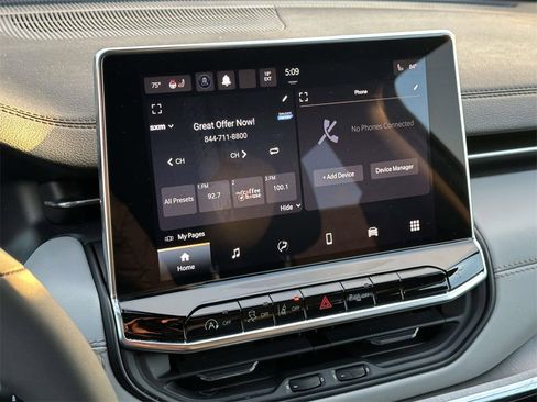 Used 2024 Jeep Compass Limited image 24