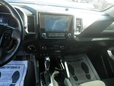Used 2022 Nissan Frontier SV image 19