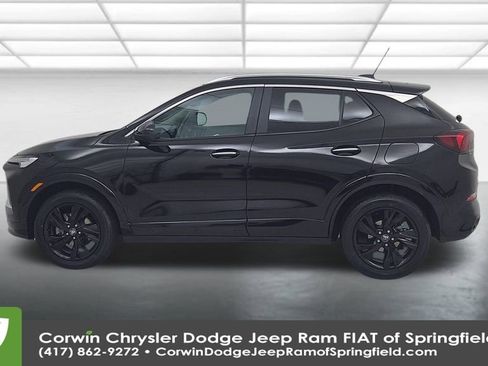 Used 2024 Buick Encore GX Sport Touring image 9
