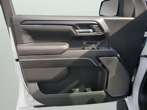 Used 2025 GMC Sierra 1500 AT4X image 25