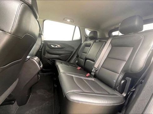 Used 2024 GMC Terrain SLT image 31
