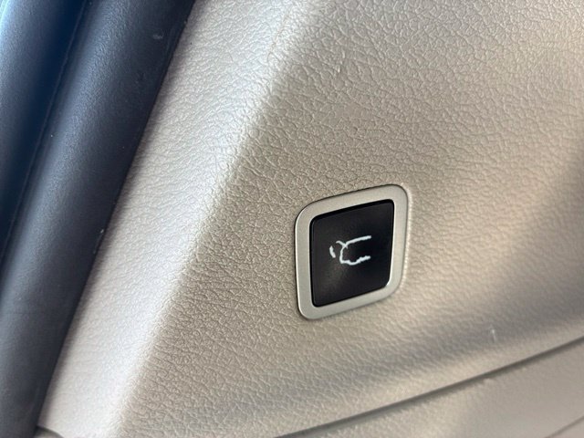 Used 2020 Chrysler Pacifica Limited FWD image 29