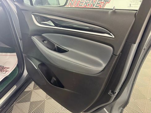 Used 2018 Buick Enclave Essence image 40