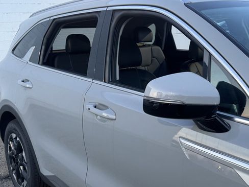 New 2026 Kia Sorento S FWD image 8