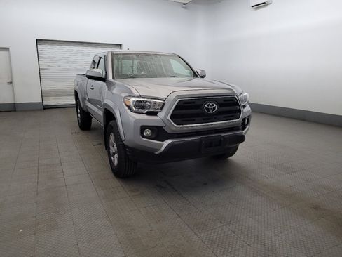 Used 2016 Toyota Tacoma SR5 AWD/4WD image 14