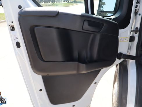 Used 2024 RAM ProMaster 2500 w/ Convenience Group FWD image 12