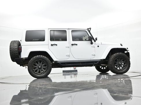 Used 2013 Jeep Wrangler Unlimited Sahara w/ Connectivity Group AWD/4WD image 19