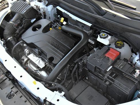 Used 2025 Chevrolet Equinox LT FWD image 48