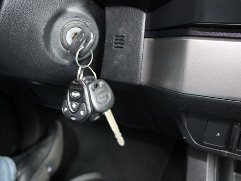 Used 2022 Toyota Tacoma SR RWD image 7