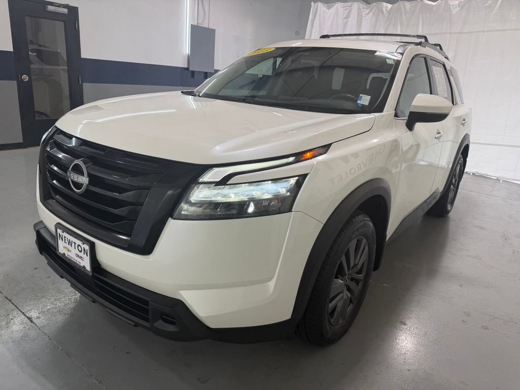Used 2023 Nissan Pathfinder SV w/ Black Appearance Package AWD/4WD image 36