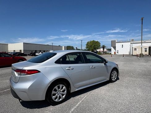 Used 2024 Toyota Corolla LE FWD image 3