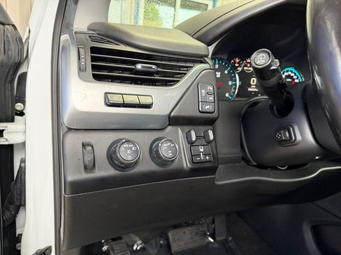 Used 2018 Chevrolet Tahoe Premier AWD/4WD image 19