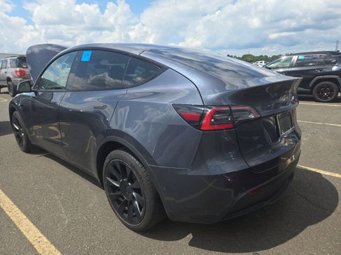 Used 2021 Tesla Model Y Long Range AWD/4WD image 4