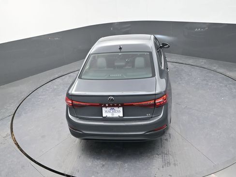 New 2026 Volkswagen Jetta SE FWD image 18