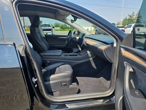 Used 2023 Tesla Model Y Performance AWD/4WD image 13