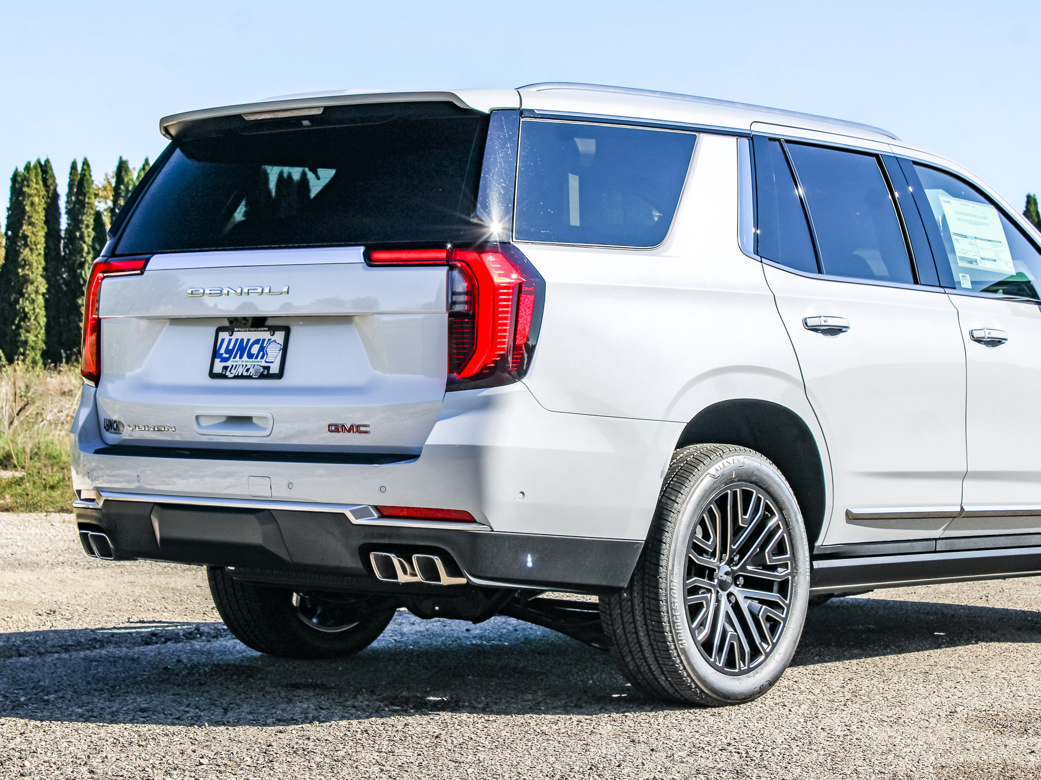 New 2027 GMC Yukon Denali w/ Denali Reserve Package AWD/4WD image 9