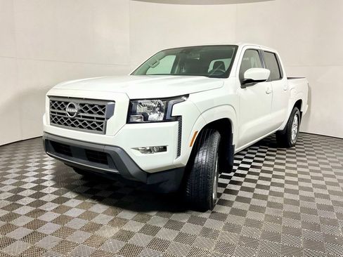 Used 2022 Nissan Frontier SV image 9