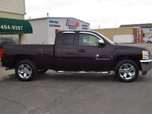 Used 2009 Chevrolet Silverado 1500 LT w/ Power Pack Plus image 9