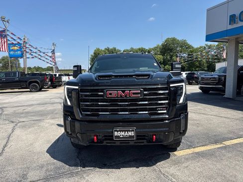 Used 2024 GMC Sierra 2500 AT4 w/ AT4 Premium Plus Package AWD/4WD image 11
