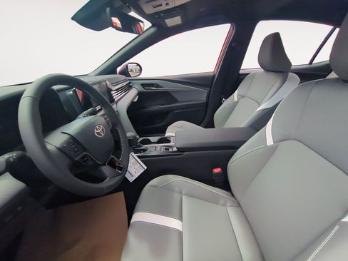 New 2026 Toyota Camry SE image 9