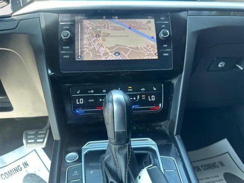 Used 2022 Volkswagen Arteon SE image 11