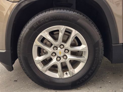 Used 2018 Chevrolet Traverse LT FWD image 17