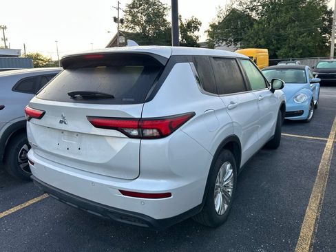 Used 2023 Mitsubishi Outlander ES AWD/4WD image 5