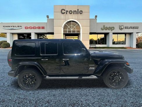 Used 2023 Jeep Wrangler Unlimited Sahara w/ Cold Weather Group AWD/4WD image 2