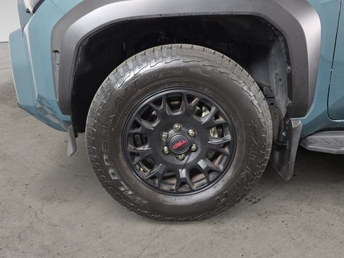 Used 2025 Toyota 4Runner TRD Off-Road Premium AWD/4WD image 9