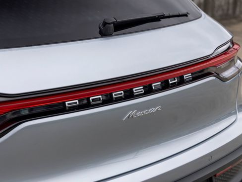 New 2026 Porsche Macan AWD/4WD image 19