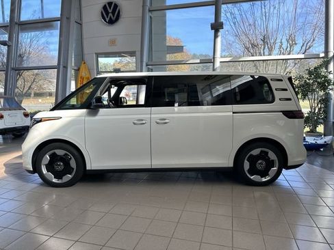 New 2025 Volkswagen ID. Buzz Pro S image 2
