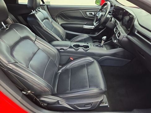 Used 2025 Ford Mustang Premium RWD image 30