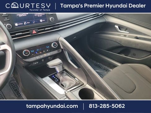 Used 2023 Hyundai Elantra SEL image 29