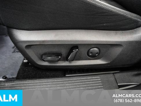 Used 2024 Nissan Rogue SV image 30