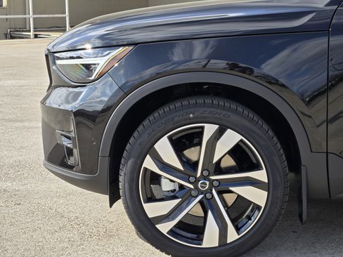 New 2026 Volvo XC40 B5 Ultra w/ Protection Package Premier image 11