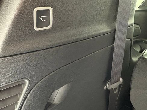 New 2026 Chrysler Pacifica Select FWD image 35