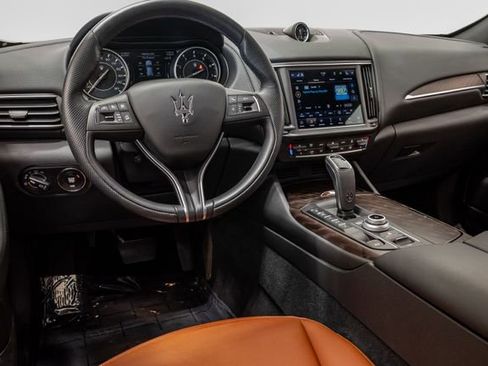Used 2023 Maserati Levante GT AWD/4WD image 6