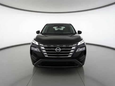 Used 2025 Nissan Rogue SV image 2