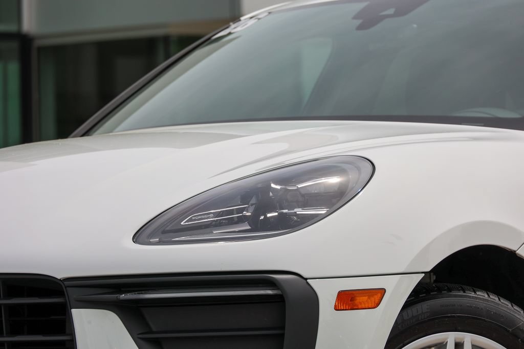 Certified 2026 Porsche Macan AWD/4WD image 22
