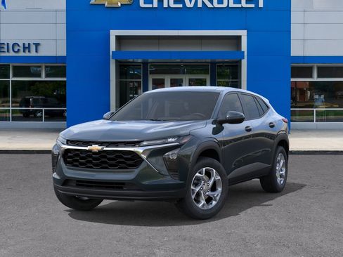 New 2026 Chevrolet Trax LS w/ LS Convenience Package FWD image 30