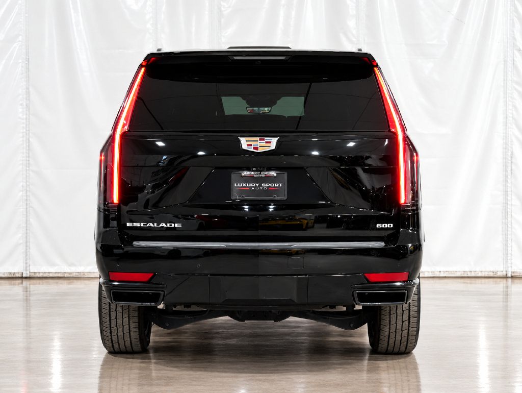 Used 2022 Cadillac Escalade Sport Platinum w/ LPO, ONYX Package AWD/4WD image 4