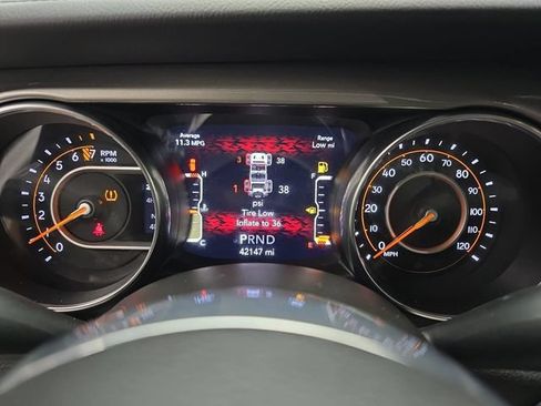Used 2022 Jeep Wrangler Unlimited Sahara w/ Cold Weather Group AWD/4WD image 19