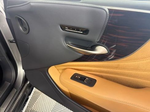 Used 2022 Lexus LS 500 AWD w/ Interior Upgrade Package image 21