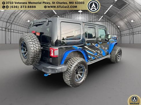 Used 2016 Jeep Wrangler Unlimited Rubicon AWD/4WD image 3