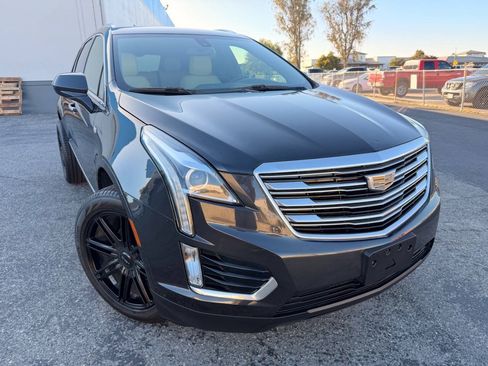 Used 2019 Cadillac XT5 FWD image 3