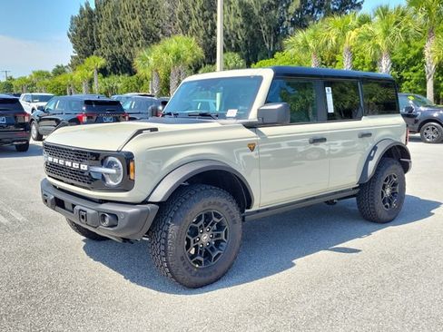 Used 2026 Ford Bronco Badlands AWD/4WD image 3