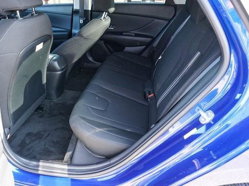 Used 2023 Hyundai Elantra SEL w/ Convenience Package image 13