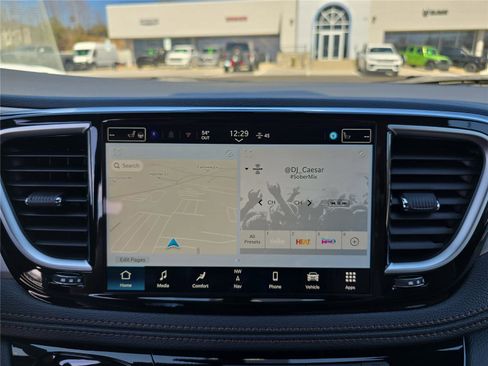 New 2026 Chrysler Pacifica Pinnacle image 27